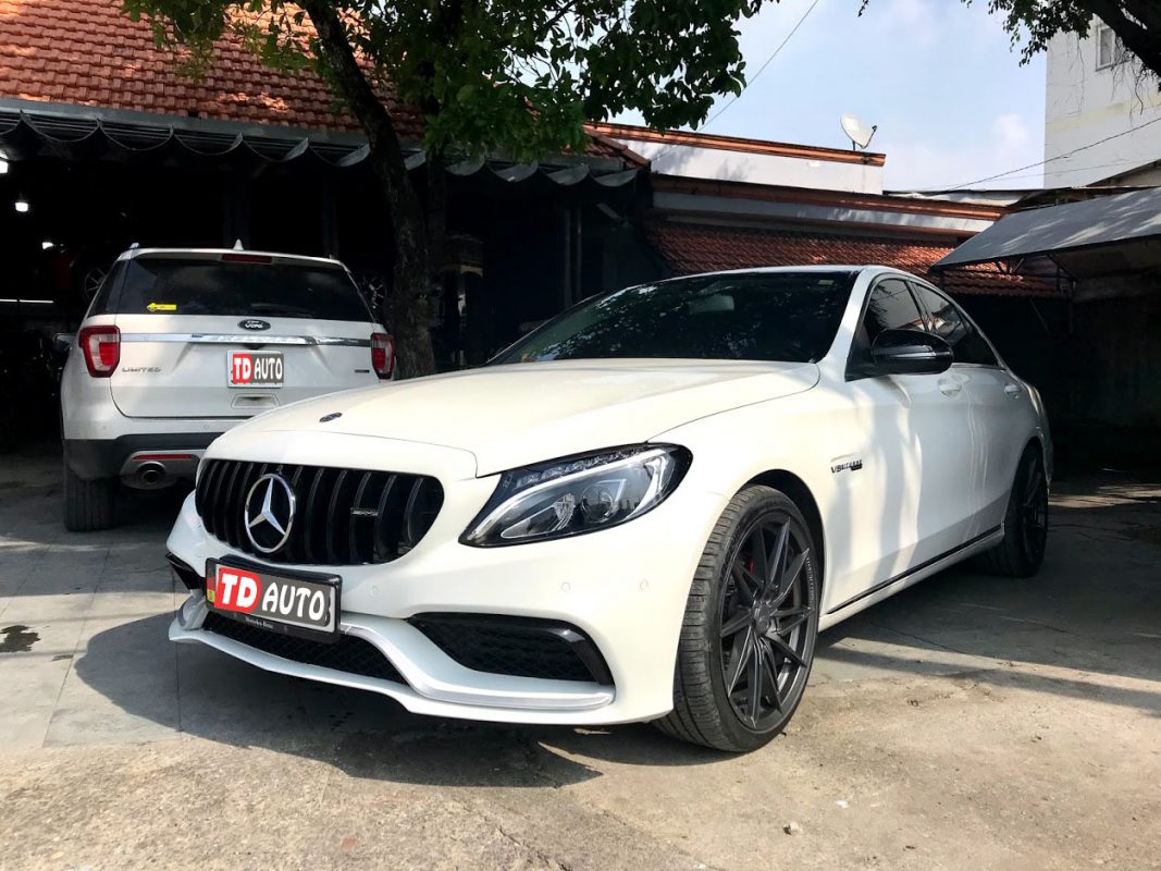 Lên đồ chơi ôtô