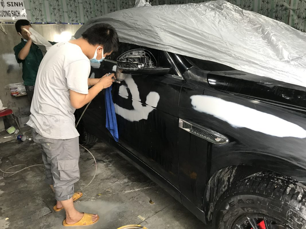 Làm đồng và sơn dặm cho xe Jaguar